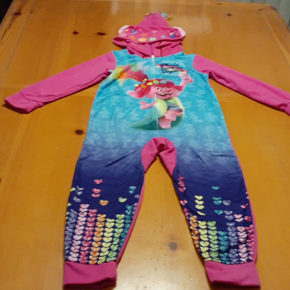 Trolls world tour girls pajamas 1 piece size 6/6X